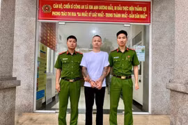 Vận động thành công đối tượng truy nã ra đầu thú