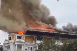 Xử lý nhanh đám cháy tại căn hộ liền kề ở phường Dương Nội