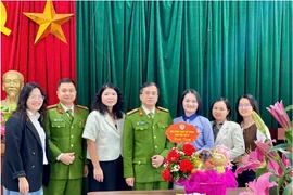 Đội ngũ y tá, bác sỹ luôn phối hợp chặt chẽ, hỗ trợ lực lượng cứu hỏa làm nhiệm vụ