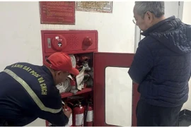 Trang bị kỹ năng sinh tồn trong đám cháy cho các cư dân chung cư Eurowindow River Park