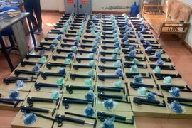 Bắt đối tượng tàng trữ, mua bán trái phép vũ khí quân dụng với số lượng lớn