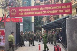 Tập huấn kỹ năng phòng ngừa cháy, nổ tại các điểm bỏ phiếu