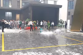 Diễn tập, xử lý tình huống hỏa hoạn giả định tại chung cư cao tầng