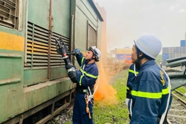 Tình huống giả định cứu hộ “Tai nạn, sự cố giao thông đường sắt” tại Ga Đông Anh