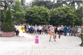 Hướng dẫn các biện pháp đảm bảo an toàn cháy, nổ cho cán bộ cơ sở phường Long Biên