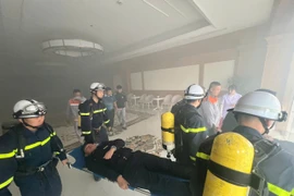 Phối hợp xử lý tình huống cháy giả định tại Công ty Cổ phần đầu tư Long Biên