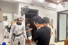 Kịp thời giải cứu cháu bé 3 tuổi bị mắc kẹt trong nhà tại phường Tương Mai