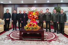 Tổng Giám mục Tổng Giáo phận Hà Nội thăm, chúc Tết Công an Hà Nội