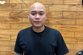 Vận động đối tượng bắt giữ người trái pháp luật ra đầu thú