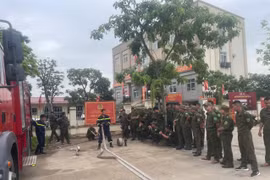 Nâng cao kỹ năng chữa cháy cho lực lượng bảo vệ ANTT ở cơ sở