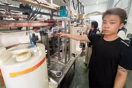 Bắt công nhân trộm cắp vàng trong bể mạ của doanh nghiệp