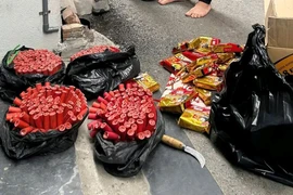 Công an xã Vĩnh Thanh bắt đối tượng vận chuyển gần 10kg pháo nổ