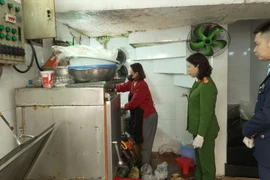 Phát hiện cơ sở làm giò sử dụng chất cấm