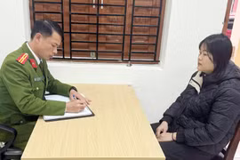 Vận động đối tượng truy nã đặc biệt nguy hiểm ra đầu thú