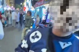 Xử phạt người chào mời du khách nước ngoài có hành vi chệch chuẩn