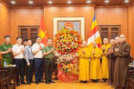 Công an Hà Nội chúc mừng thành công Đại hội đại biểu Giáo hội Phật giáo Việt Nam thành phố Hà Nội lần thứ X