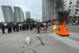 Cụm thi đua số 14 - Công an Hà Nội triển khai các biện pháp an toàn cháy, nổ tại khu dân cu dịp Tết