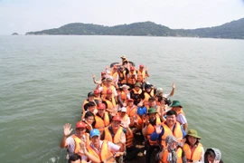 Xuân sớm nơi đầu sóng vùng biển Tây Nam: Ấm áp nghĩa tình ở Hòn Khoai, Hòn Chuối