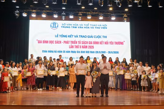 Trao giải cuộc thi "Gia đình đọc sách - Phát triển tủ sách gia đình kết nối yêu thương” lần thứ II - năm 2026 
