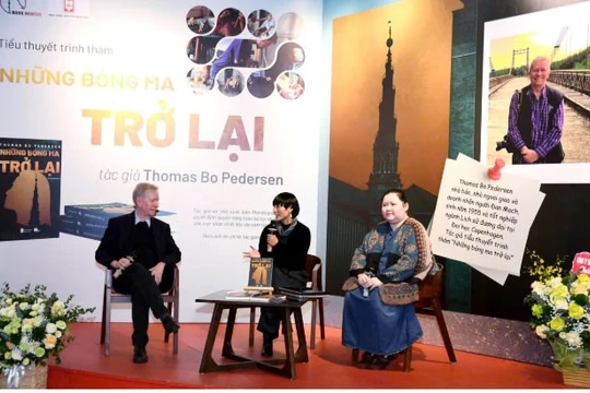 Buổi ra mắt tiểu thuyết "Những bóng ma trở lại" của tác giả Thomas Bo Pedersen vừa diễn ra tại Hà Nội.