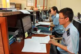 Hàng miễn thuế không khai báo bị truy thu thuế