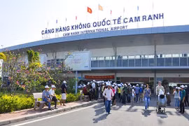 Nhân viên sân bay đánh du khách Trung Quốc bị phạt 10 triệu đồng