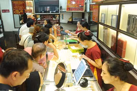 Khách mua vàng vẫn chiếm ưu thế