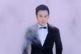 Album của Dương Triệu Vũ được bán giá 170 triệu đồng 