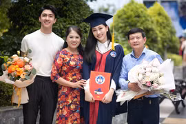 Á hậu Phương Nga tốt nghiệp Đại học với thành tích “khủng” 