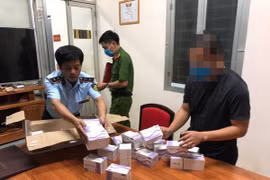 Công an quận Hoàng Mai phát hiện 117 bộ kit test Covid không hóa đơn chứng từ