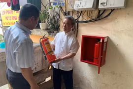 Thứ trưởng Bộ Công an Lê Quốc Hùng gửi Thư khen Công an quận Thanh Xuân về công tác tuyên truyền PCCC