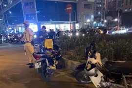 Củng cố hồ sơ xử lý nhân viên xe buýt dùng dao đâm thấu bụng người khác
