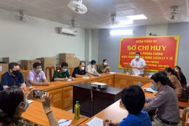 Ghi nhận bên trong Sở chỉ huy phòng chống dịch vùng phong tỏa quận Đống Đa 