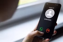 Người đàn ông bị lừa 1,6 tỷ đồng sau khi...nghe điện thoại 