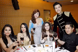 MC Kim Trang lộng lẫy như nàng công chúa đi dự tiệc