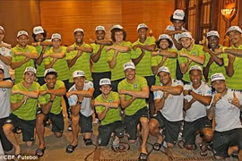 Những chiếc mũ ủng hộ Neymar đã “giết chết” đội tuyển Brazil