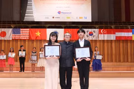 Con trai ca sĩ Thanh Lam và nhạc sĩ Quốc Trung giành giải Nhất cuộc thi piano quốc tế 