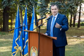 Lãnh đạo tình báo Romania bị đình chỉ công tác 