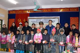 Mang hơi ấm đến học sinh vùng cao