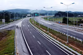 Cao tốc Nội Bài- Lào Cai bị trộm cáp điện chiếu sáng