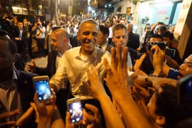 Tổng thống Obama thưởng thức bún chả Việt Nam, tấm tắc khen ngon!