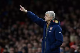 Hưng phấn sau khi… lên đỉnh, Arsenal chuẩn bị thưởng lớn cho Wenger