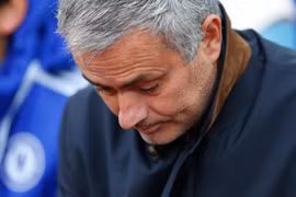 Chelsea phải đền bù bao nhiêu tiền nếu sa thải Mourinho?