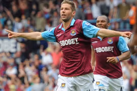"Quả bom đồng tính" ở Premier League sắp được gỡ ngòi
