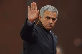 Mourinho thua "trắng bụng" vì đặt cược với cậu bé nhặt bóng