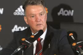 Người hâm mộ M.U giật mình khi Van Gaal nói về trận derby