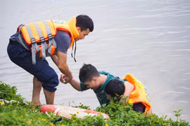 Tìm người biết thông tin