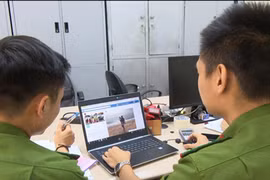 Cô gái là nạn nhân của tội phạm trên không gian mạng