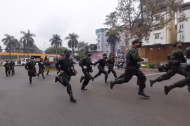 Kiểm tra, đánh giá công tác phối hợp tìm kiếm cứu nạn thông qua diễn tập cháy, nổ tại khách sạn Sheraton