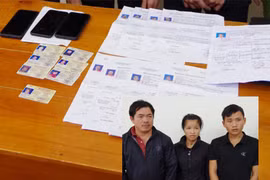 Bắt 3 đối tượng làm giả giấy tờ